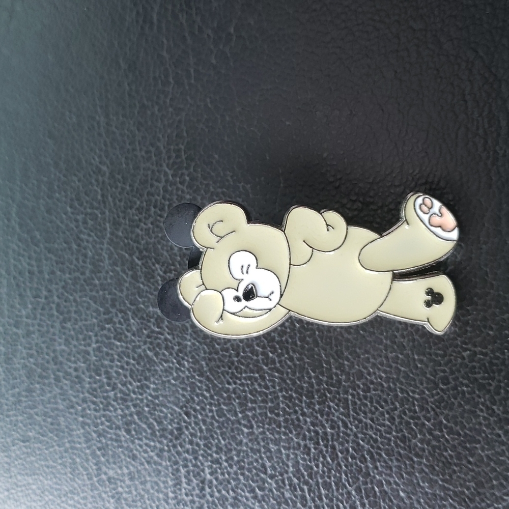 Hidden Mickey Duffy Pin